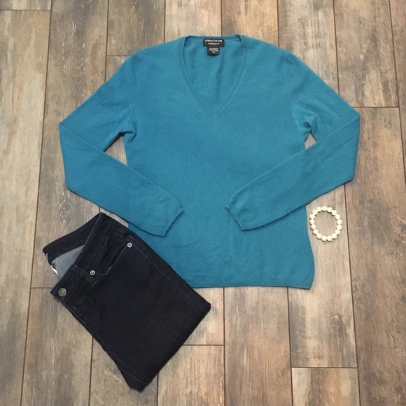 Lord & Taylor Sweaters - Lord & Taylor Teal V-neck 100% Cashmere Sweater